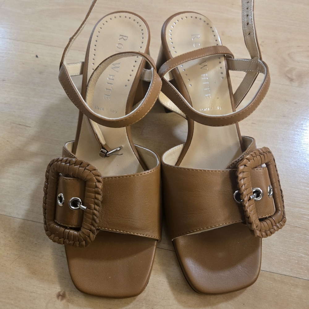 Vero Cuoio Brown Sandals with Adjustable Ankle Strap